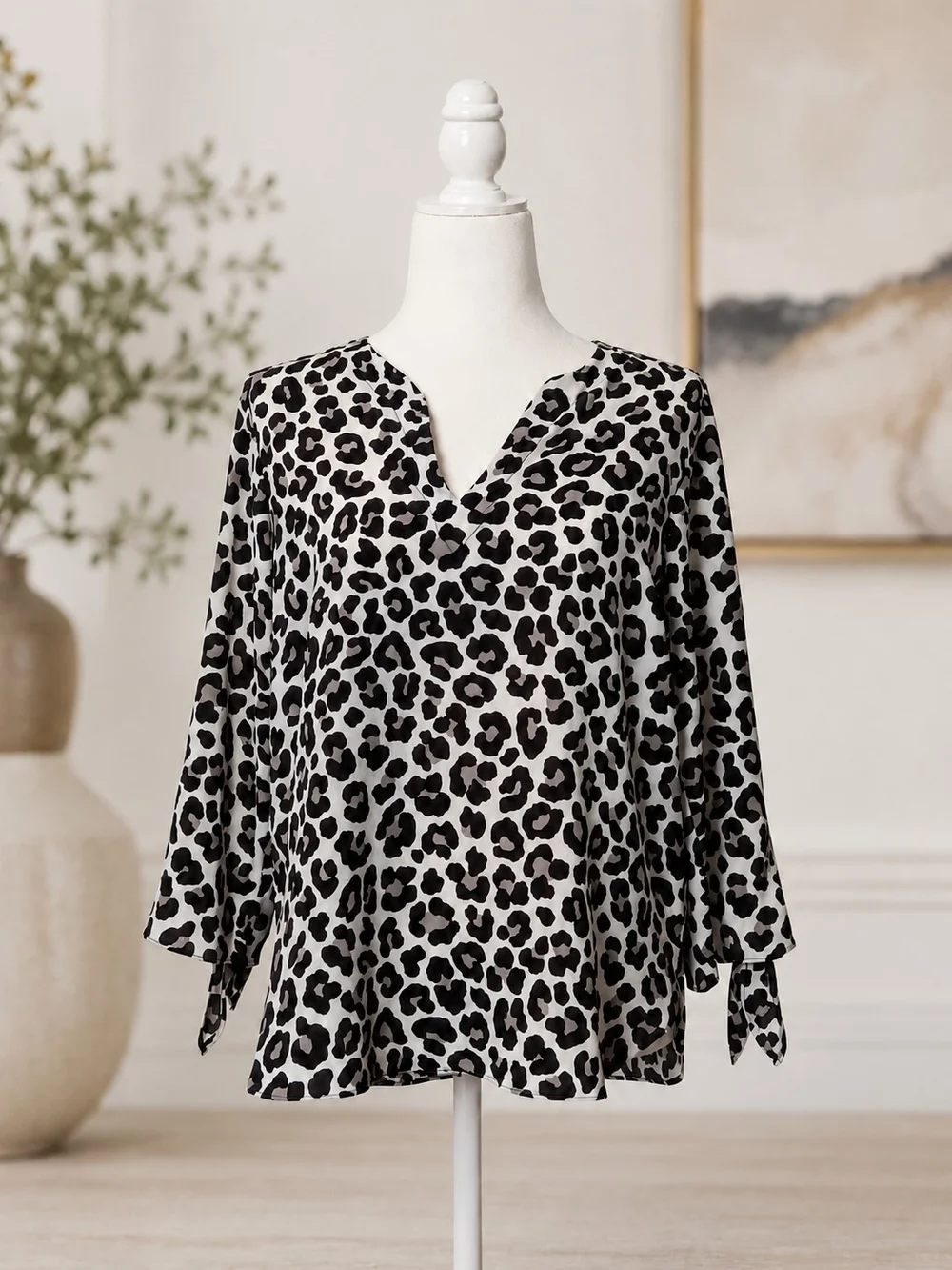 Michael Kors Women's Leopard Print Tie Sleeve Blouse Size Medium Black & White